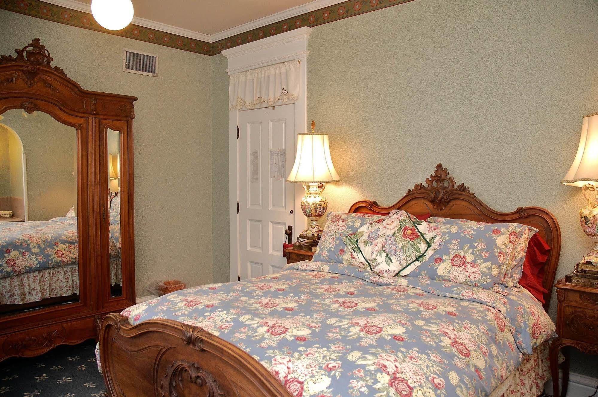 The Grand Anne Bed And Breakfast Keokuk Exterior photo